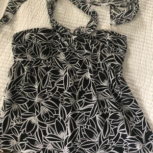 Black and white strapless with tie around the neck. Loft size 6